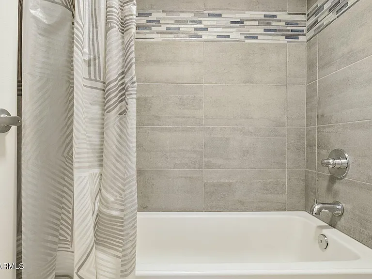 5207 N 24th St #102 — Photo 20