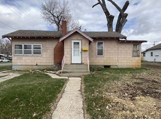 389 N 6th Ave, Forsyth, MT 59327