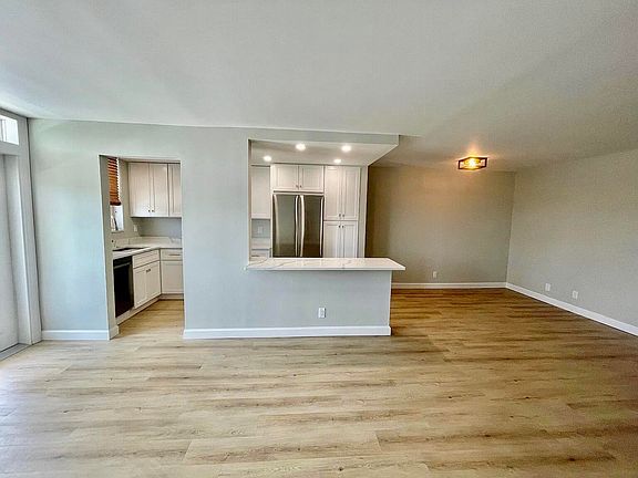 3rd image of 104 Paradise Harbour Blvd APT 210