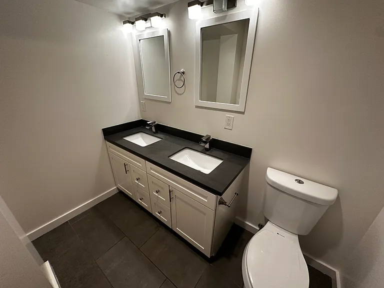 Boulevard Apartments — Photo 10