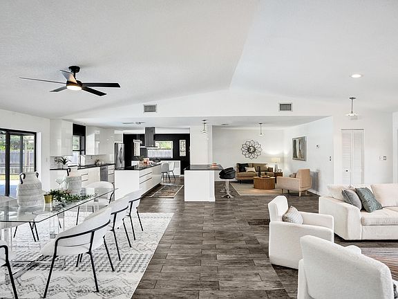 3rd image of 17679 WOODVIEW Terrace