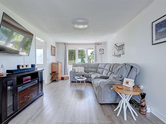 4th image of 591 Ross Beach Rd