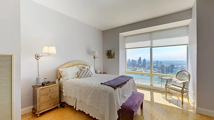 Rented by Compass | media 23