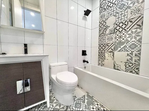 519 Eastern Parkway image 9 of 12