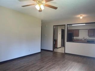 816 Freemans Farm Rd #B, Springfield, IL 62704