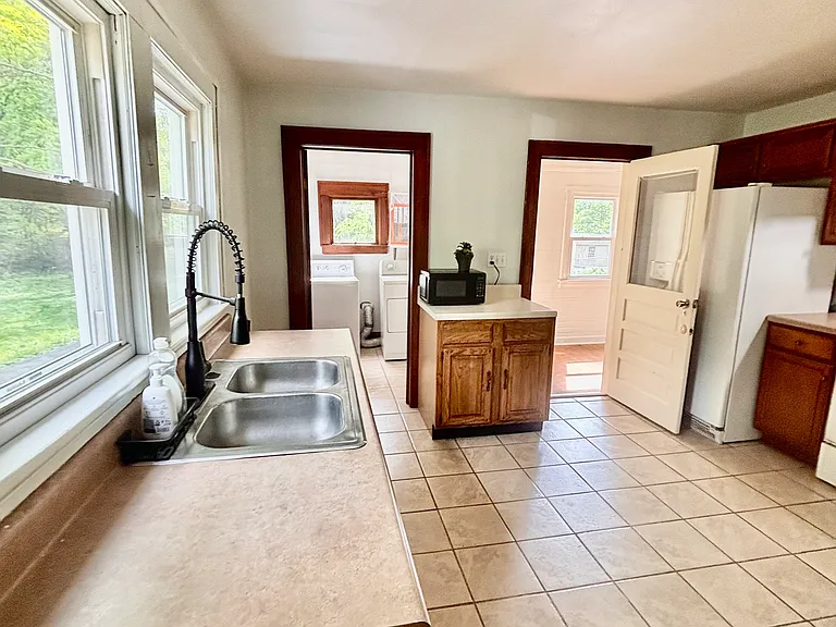 1526 20th St NE — Photo 32