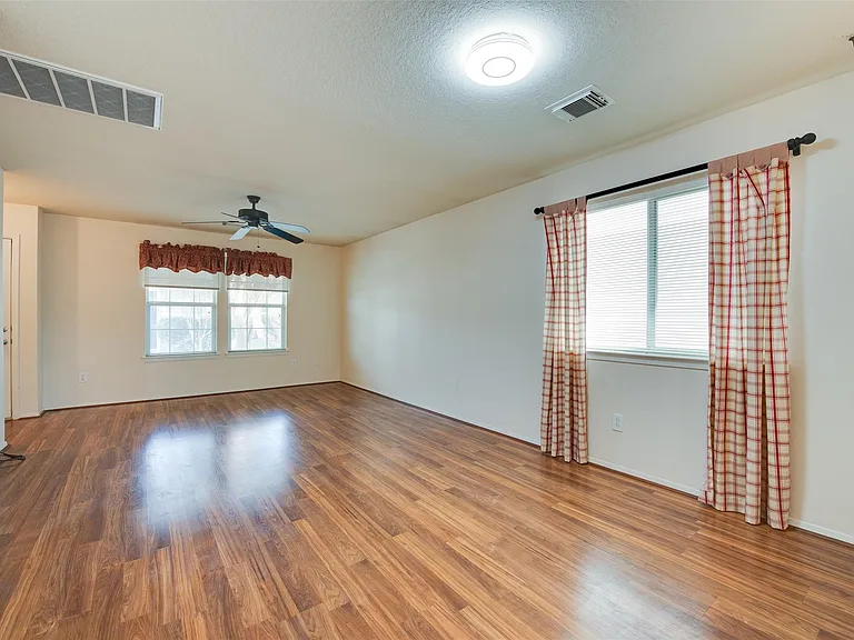 6129 Lone Prairie Way — Photo 6