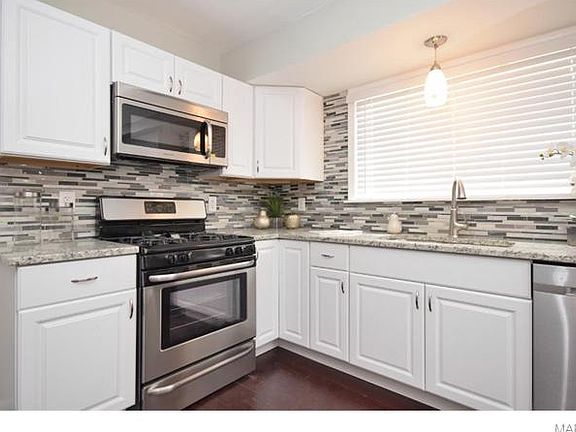 2nd image of 6880 Parc Charlene Dr