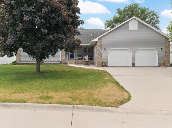 1207 6th St NE, Independence, IA 50644