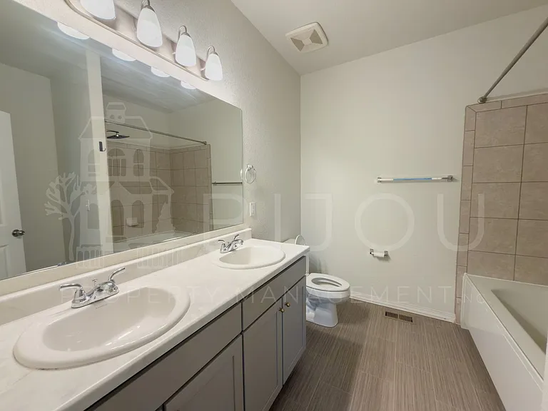 4519 Samaritan Loop — Photo 4