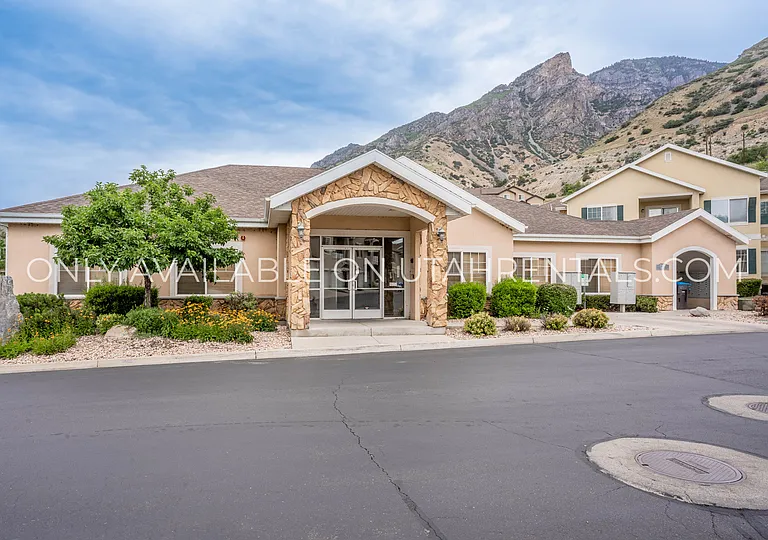 1068 Canyon Meadow Dr #2 — Photo 3