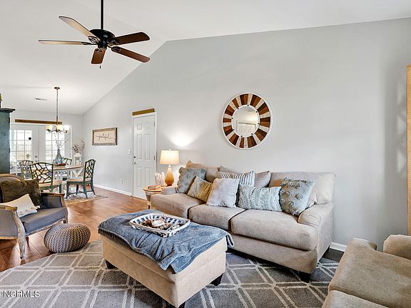 4th image of 4713 Weybridge Lane