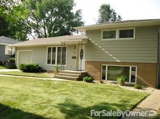 1818 3rd Ave NW, Waverly, IA 50677