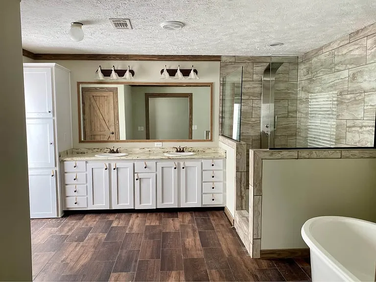 4376 Lee Road 391 — Photo 11