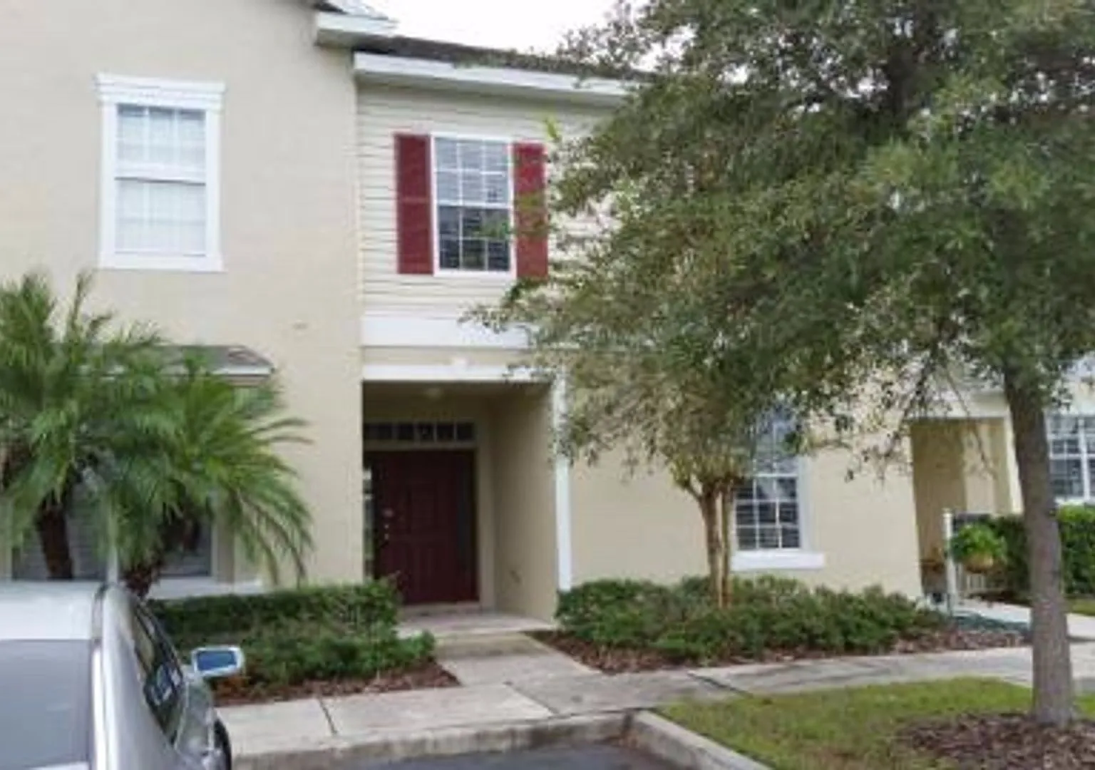 This beautiful and well-kept townhouse features 3 Bedrooms and 3 Bathrooms located at Trafalgar V... — Photo 1