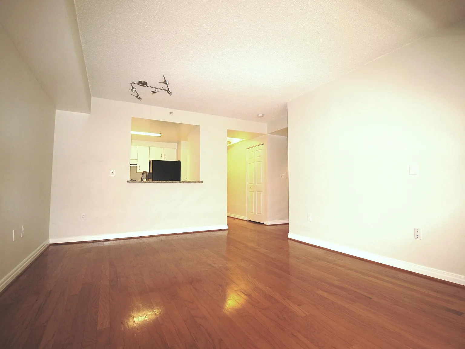 1 bed, 625 sqft, $2,695 — Photo 4