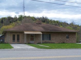 637 W Riverside Dr, North Tazewell, VA 24630