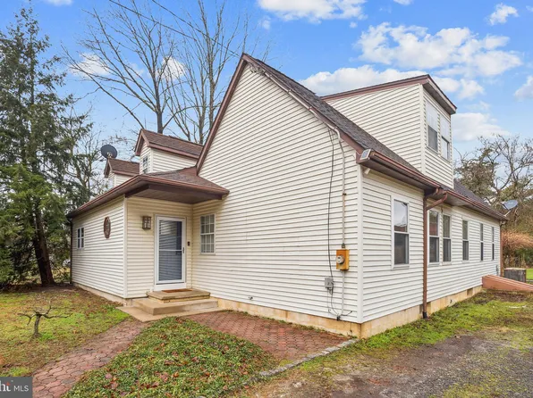 31 Prince St, Chatsworth, NJ 08019
