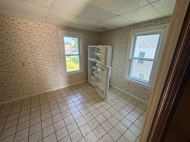142 N 11th St #2 — Photo 2