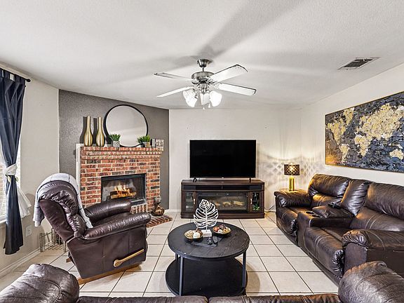 4th image of 3608 Dove Ln