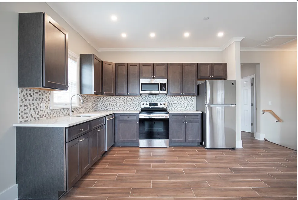 1 bed, 1025 sqft, $3,200 — Photo 2