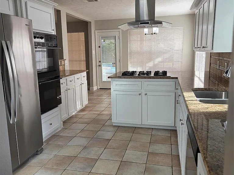 14743 Charlmont Dr — Photo 6