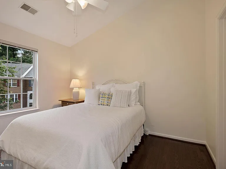 1215 Wild Hawthorn Way — Photo 11