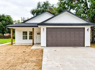 3118 Ash Ave, Groves, TX 77619