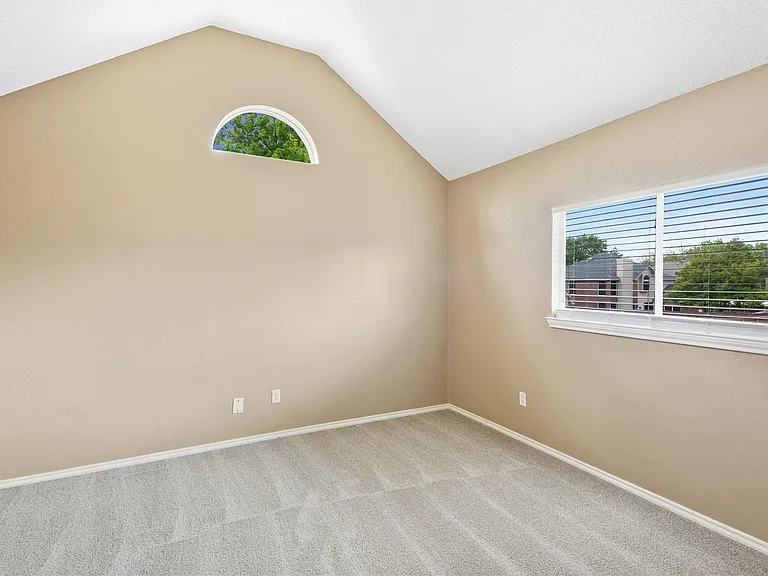 776 Monticello Cir — Photo 18