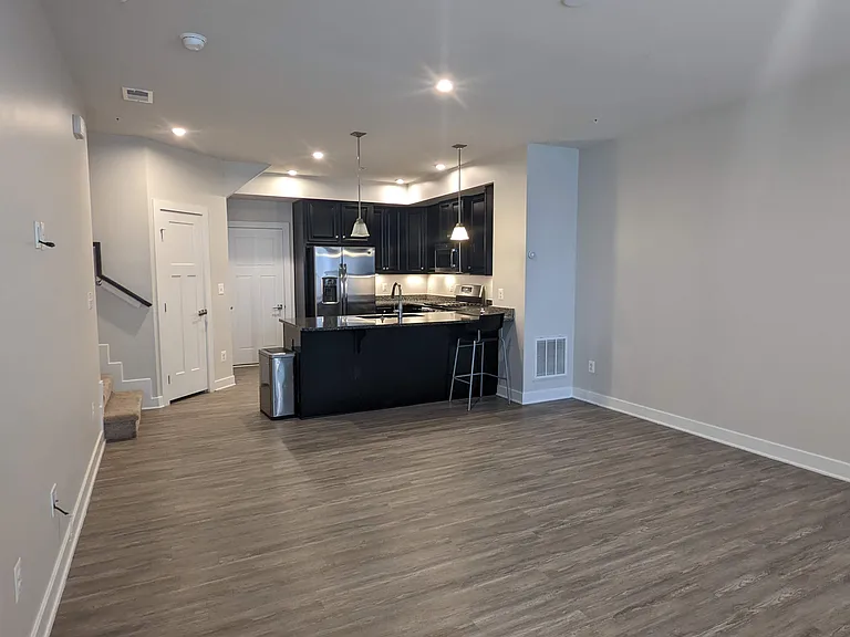 42595 Burbank Ter — Photo 5