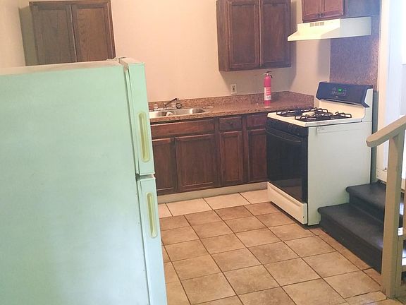 3rd image of 2131 Cline St