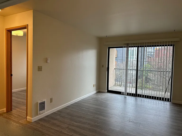 4253 8th Ave NE #401 — Photo 16