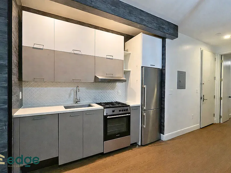527 Knickerbocker Ave #3J — Photo 3