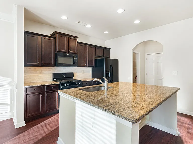 2753 Morgan Glen Rd — Photo 9