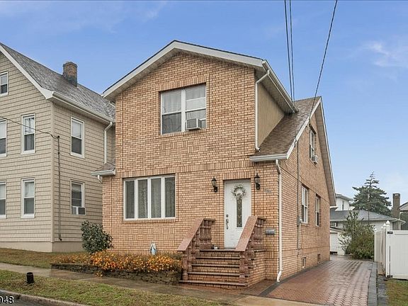 2nd image of 667 Kingsland Ave