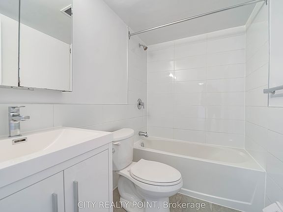 4th image of 1500 Bathurst St #304