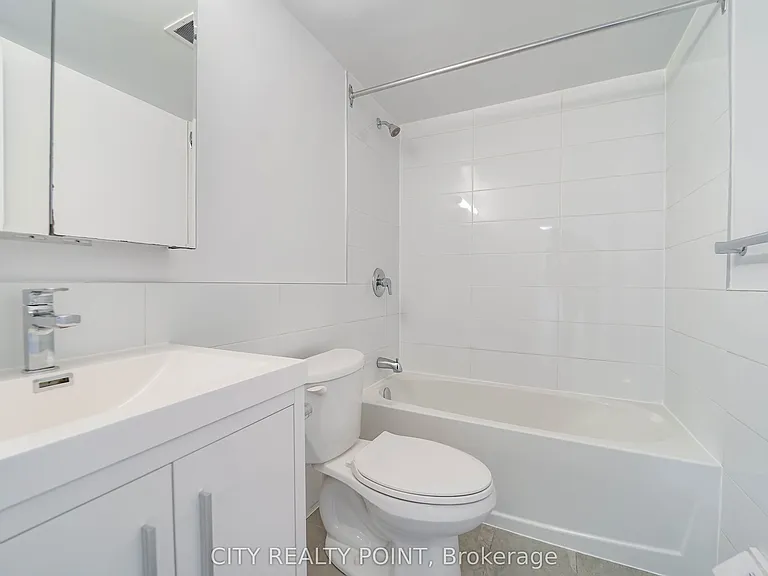 1500 Bathurst St #504 — Photo 6