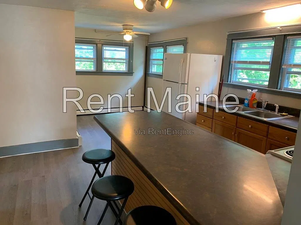 2 bed, 1.0 bath, $1,600 — Photo 2