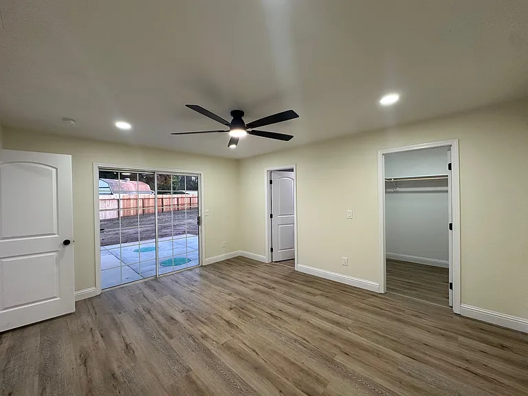 13000 Lorenzo Ct — Photo 33