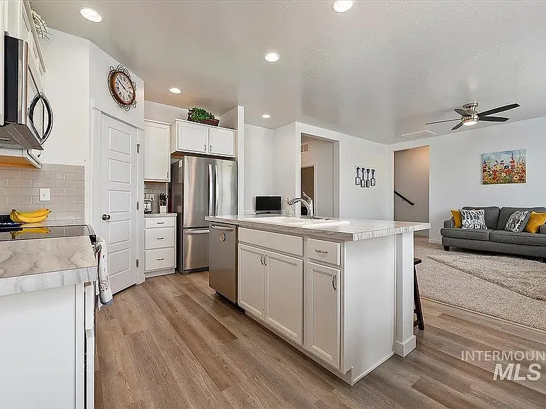 2934 W Silver Riv — Photo 12