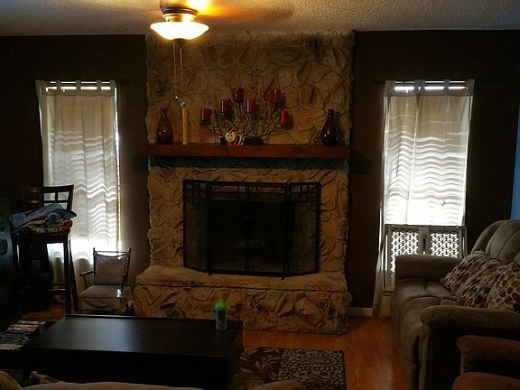 3rd image of 1452 Acorn Ct