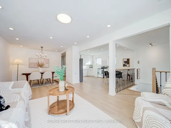 99 Heaslip Ter, Toronto, ON M1T 1W8