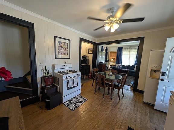 5th image of 213 S Henry St