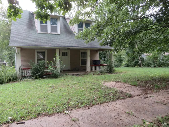 809 Liberty St, Oskaloosa, KS 66066