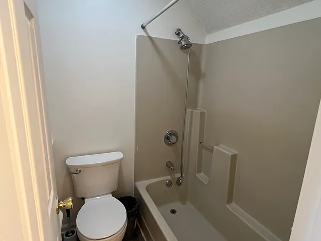 2119 Silverbrook Dr — Photo 16