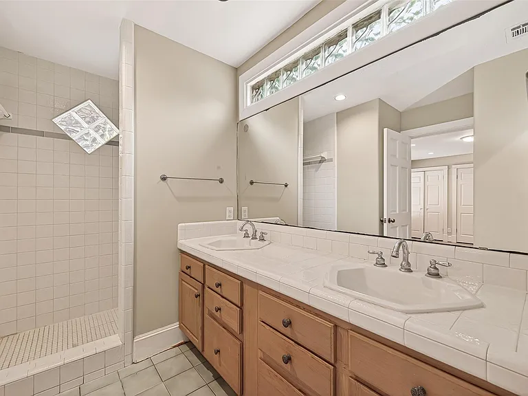 1807 Crocker St #A — Photo 20