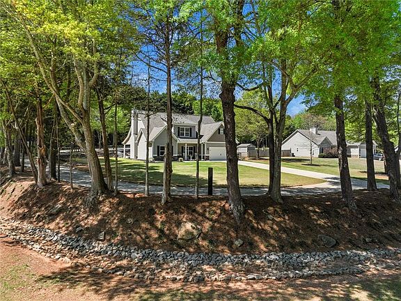 2nd image of 838 Old Thompson Mill Rd