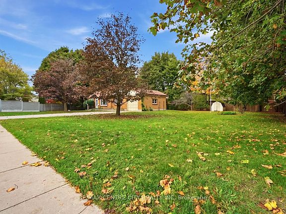2nd image of 984 Fanshawe Park Rd E