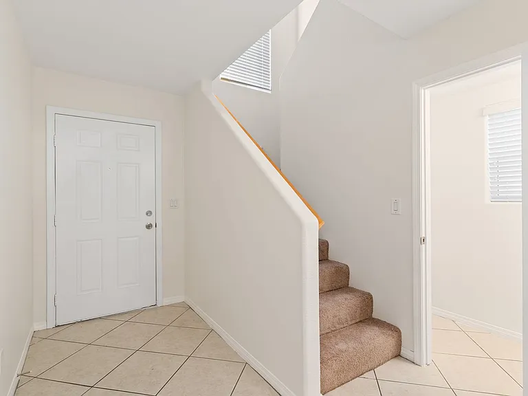 7268 Vinca Rd — Photo 2