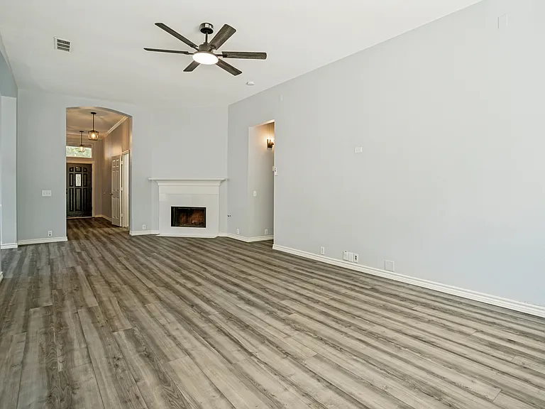 5905 Sandalwood Dr — Photo 5